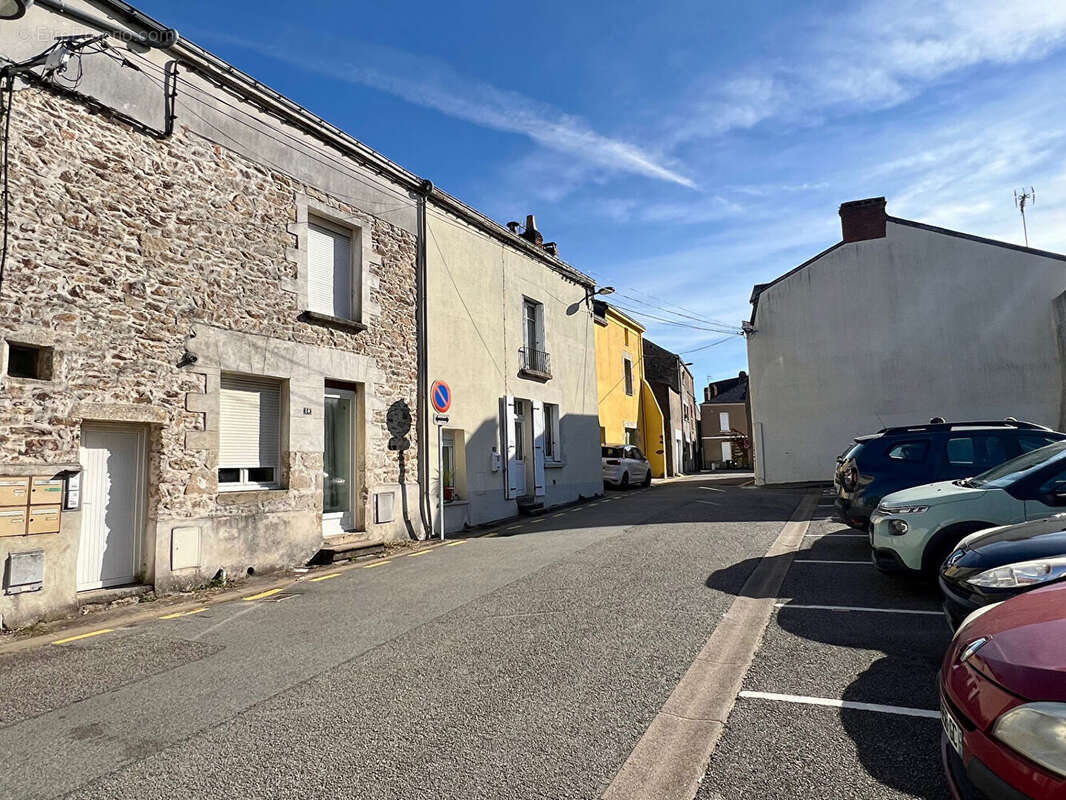 Maison à SAINT-ETIENNE-DE-MONTLUC