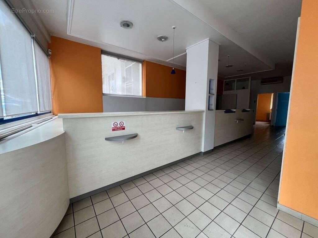 Commerce 426 m² à Mende  - photo 3