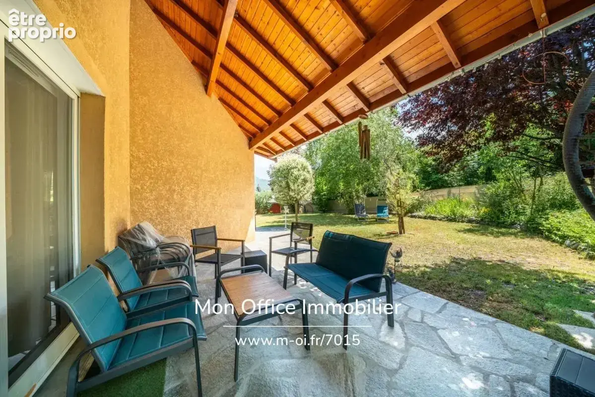 Référence : 7015-EBO. - Maison 4 pièces 96 m2 habitable et 160 m2 au sol avec jardin proche plan d'eau - photo 1