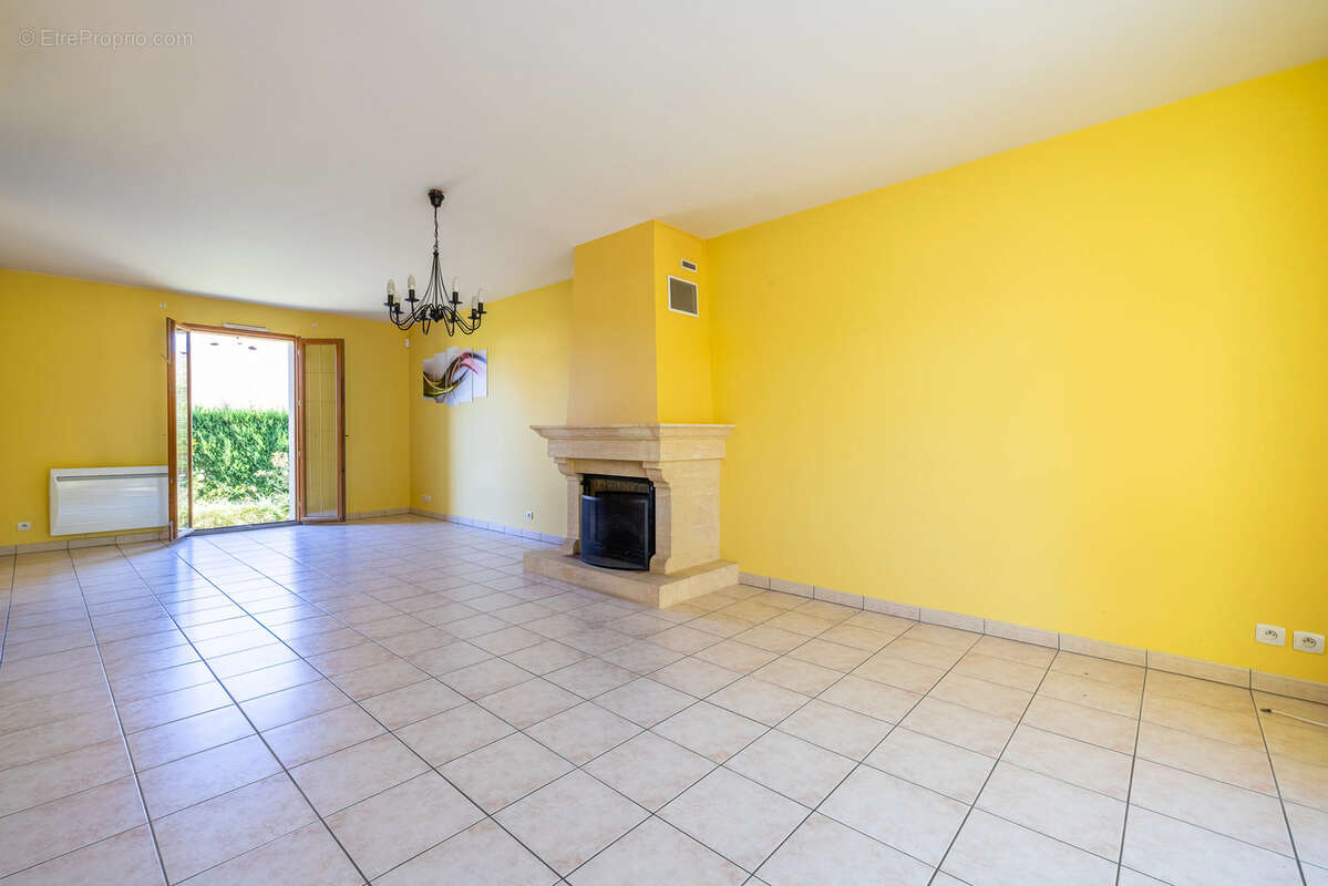 9ff4e12f-d4a4-4241-b039-68a6c17d5c2d - Maison à RAMBOUILLET