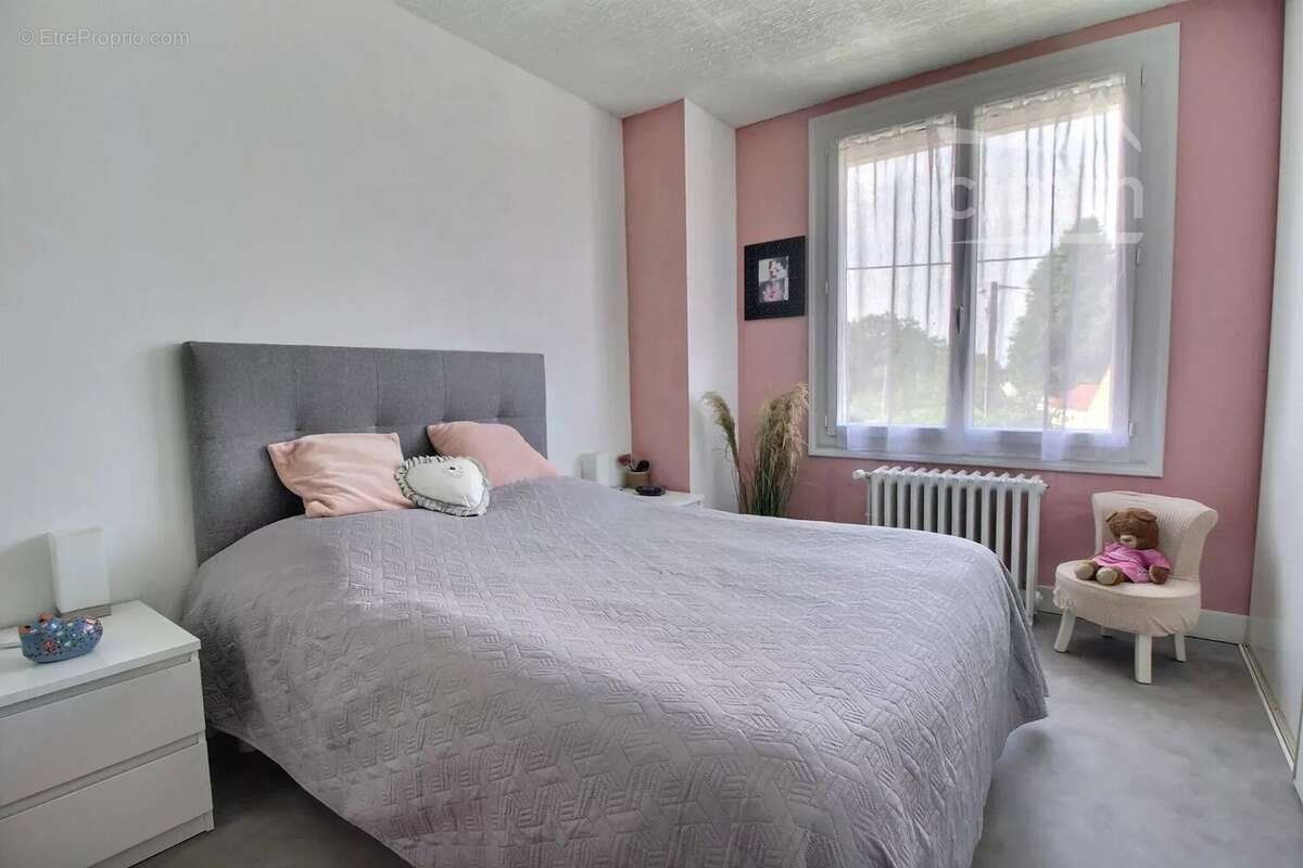 Maison 5 pièces dont 3 chambres, 87m² sur terrain de 994m². - photo 10