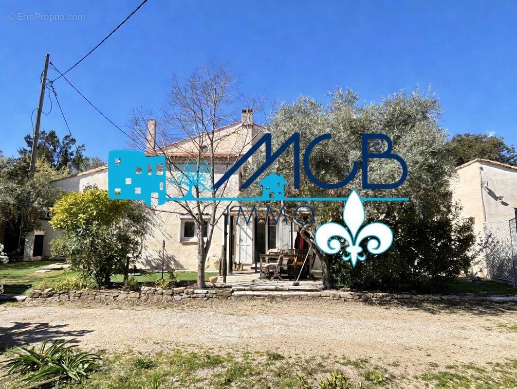 Maison à ROQUEBRUNE-SUR-ARGENS