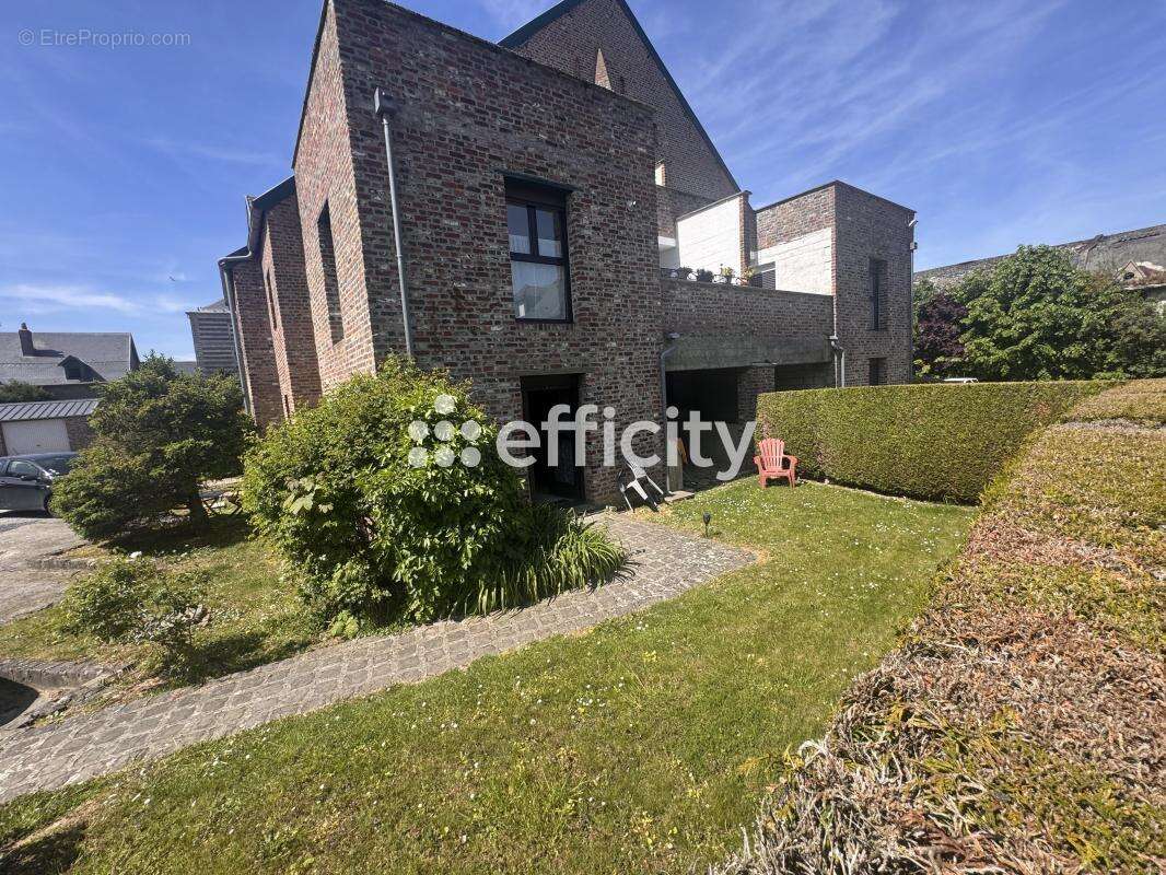 Appartement à FAMARS