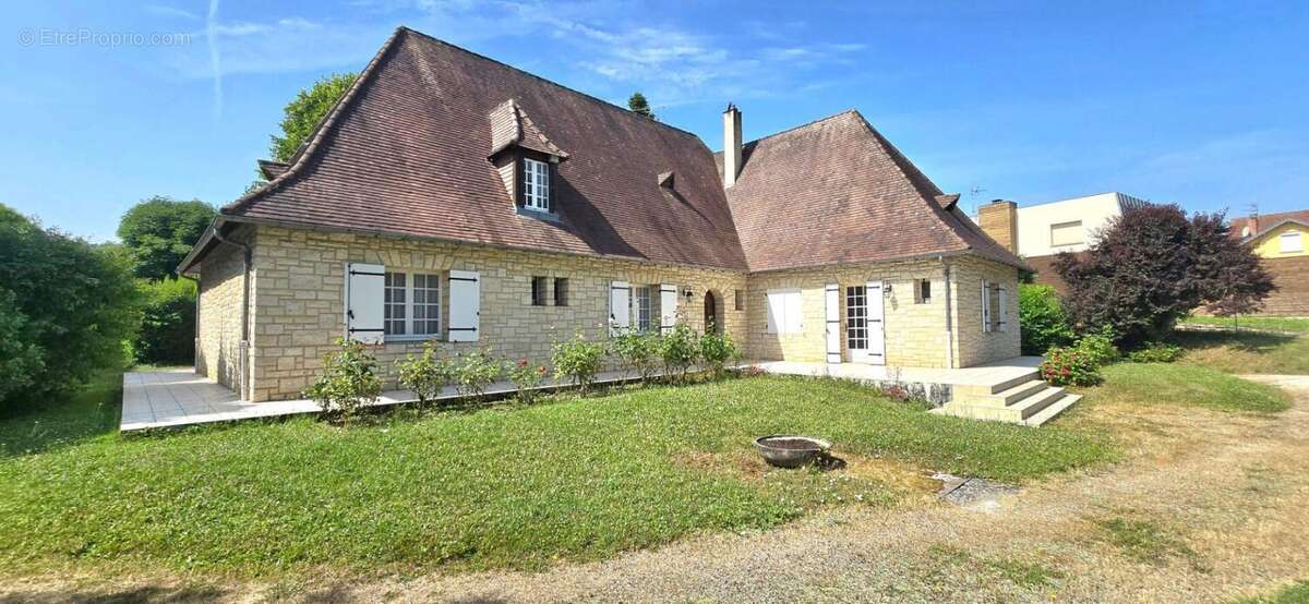 Maison à COULOUNIEIX-CHAMIERS