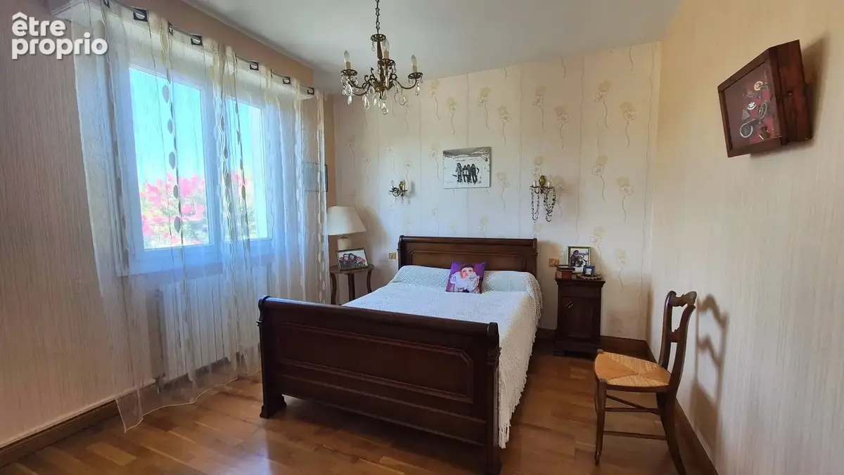 ARROS-DE-NAY, A VENDRE,  Maison de 168,5 m² sur une parcelle de 2063 m² - photo 8