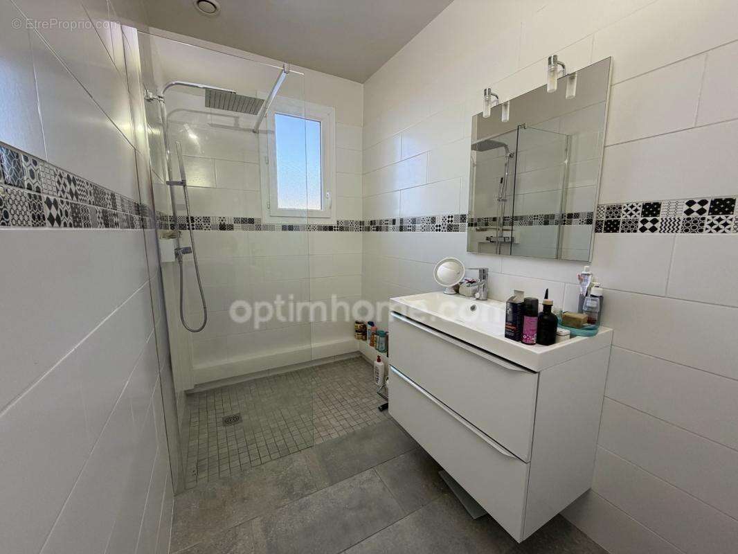 Maison familiale 4 chambres - vie de plain-pied, garage et grand jardin - Saint-Germain-de-Livet (14100) - photo 14