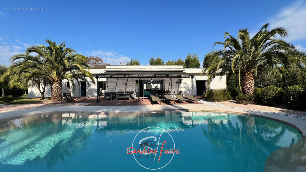 Maison à MOUGINS