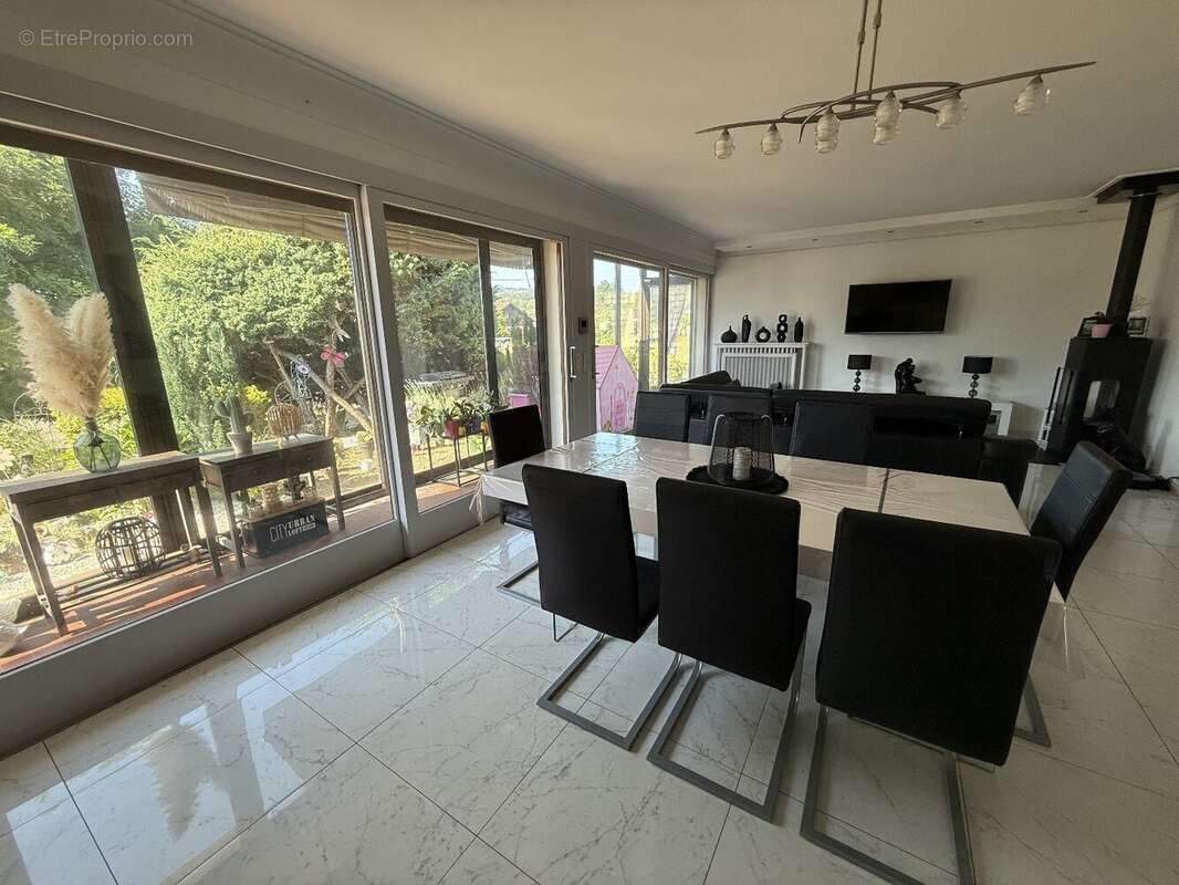 Maison à AMANCY