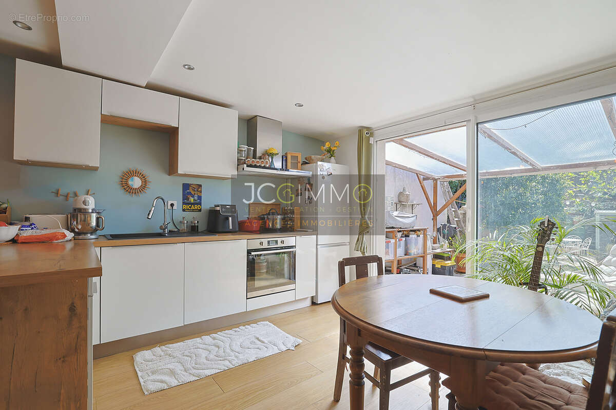 Appartement à PUGET-VILLE
