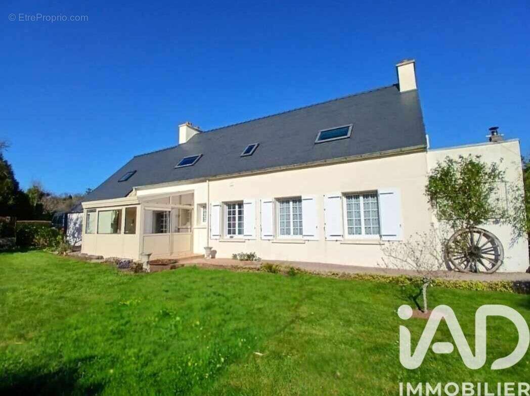 Maison 153 m² à Le Cloitre-Saint-Thegonnec  - photo 2