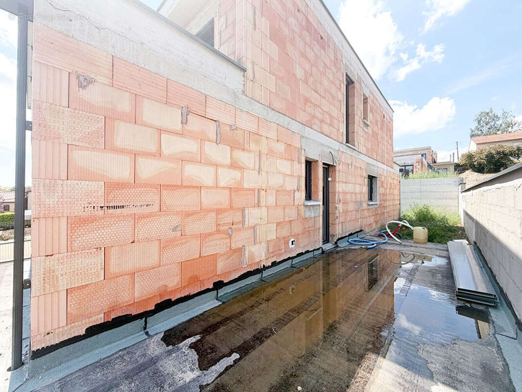 Villa 5 pièces de 111 m2 avec piscine intérieure - photo 13