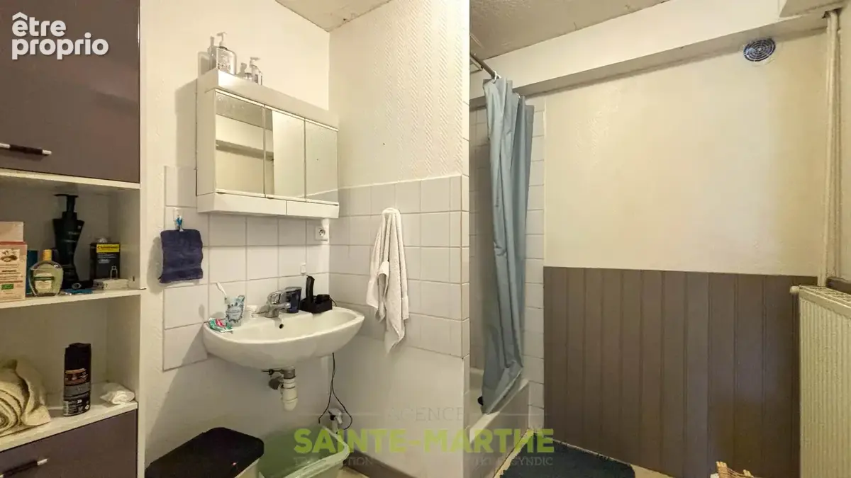 Niort Saint Liguaire. Pavillon sur sous-sol 5 chambres, garage et jardin. - photo 15