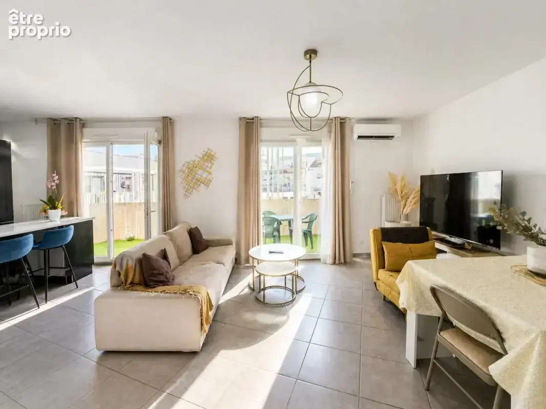 Appartement de 5 pièces de 96 m² à Marseille - photo 2