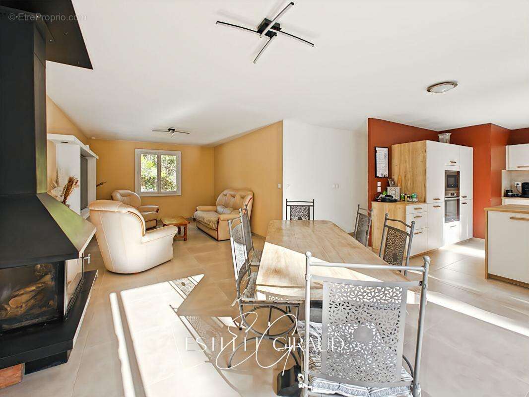 Maison à AIGUES-VIVES