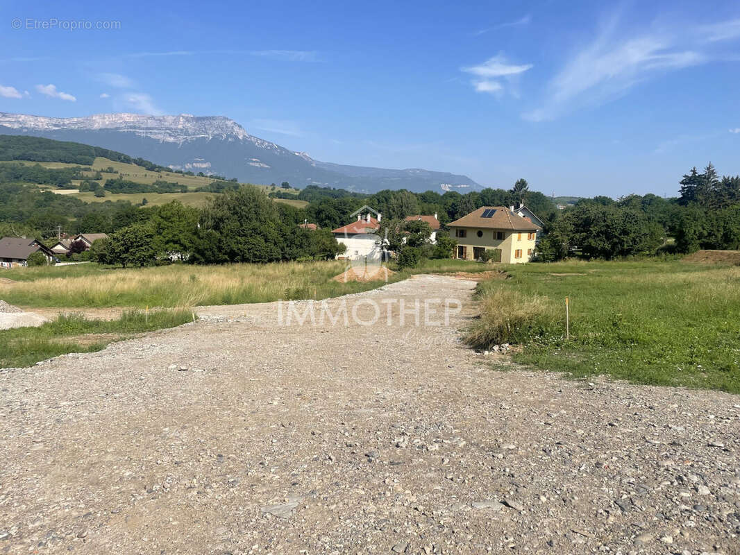 Terrain 746 m² à Jarrie  - photo 6
