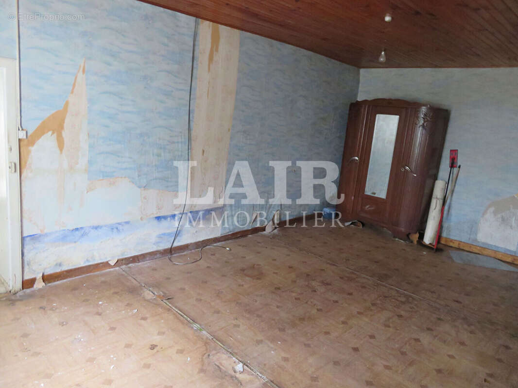 Maison à SAINT-CALAIS-DU-DESERT