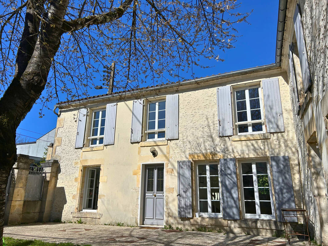 Maison à COGNAC