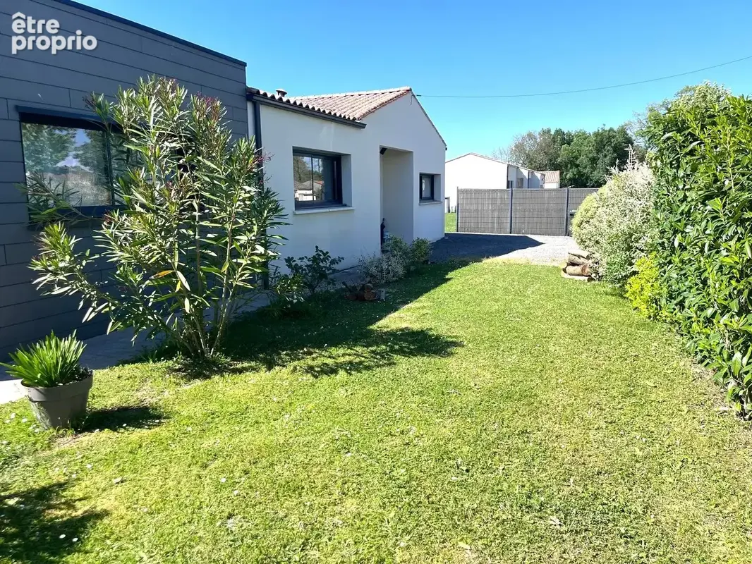 Maison 120 m² à Ecoyeux  - photo 2