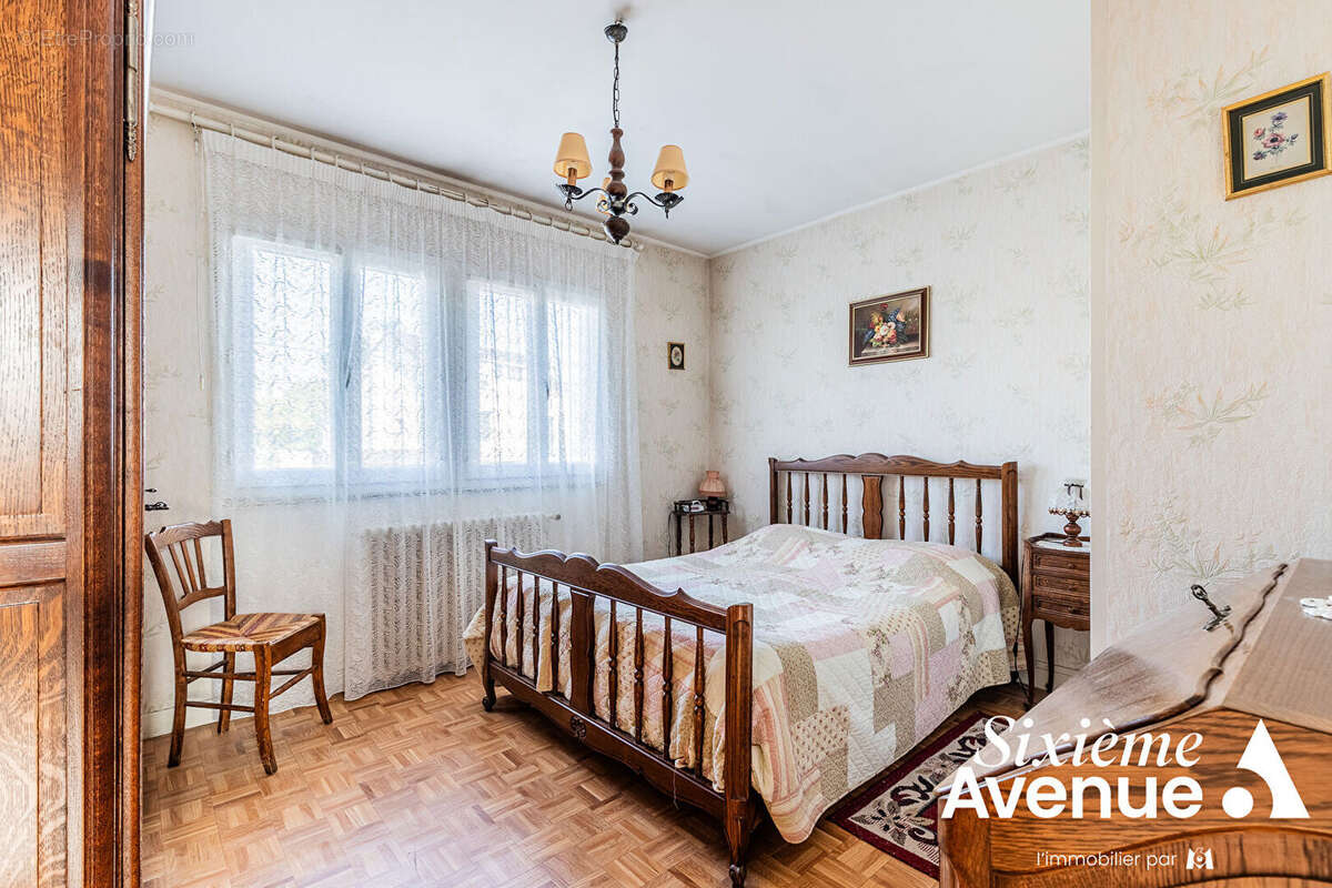 Maison à PARAY-VIEILLE-POSTE