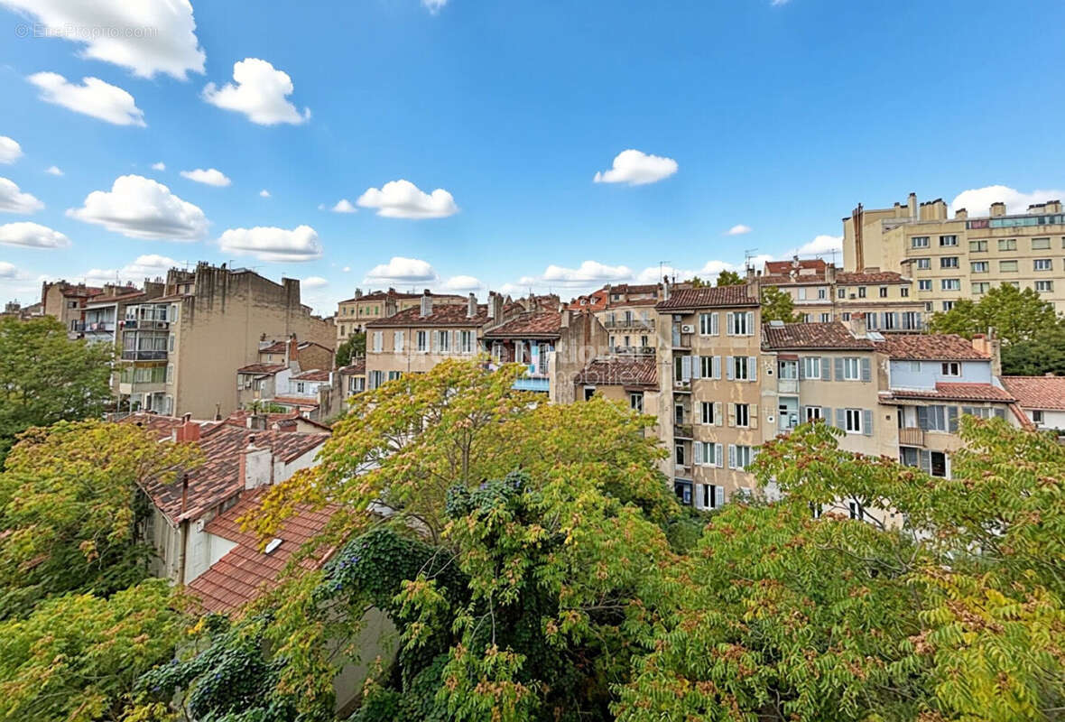 Appartement à MARSEILLE-4E