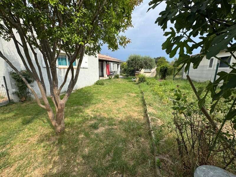 Vente Maison de Plain-Pied T5-4 avec Piscine et Garages – Peyruis (04) - photo 4