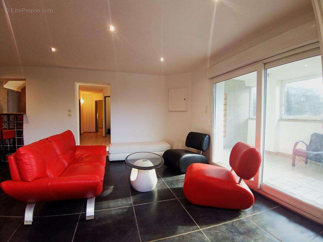 Maison à CAMARET-SUR-AIGUES