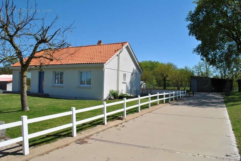 Maison à TREIZE-SEPTIERS