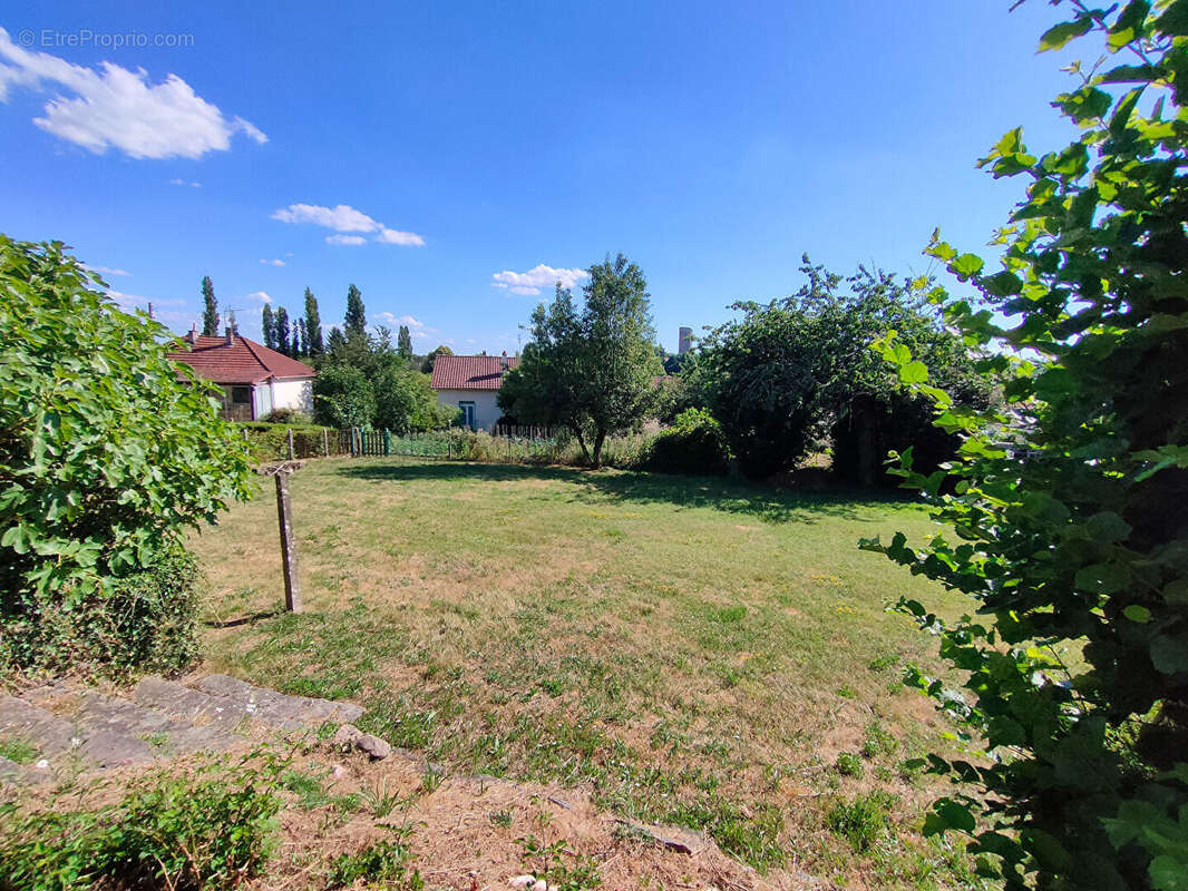 Maison à CHALUS