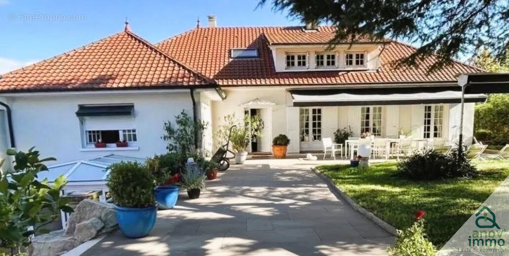 Maison à SAINT-PIERRE-DE-CHANDIEU