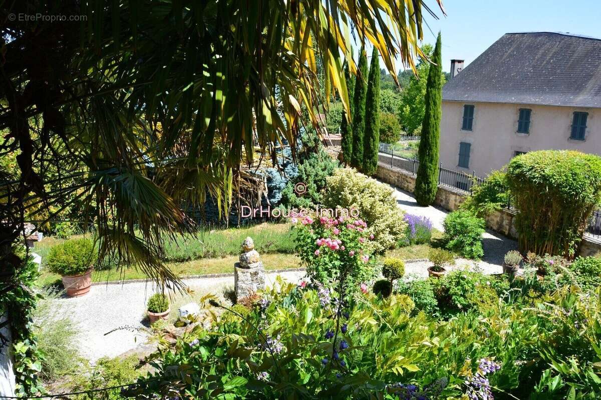 Maison 267 m² à Les Cars  - photo 10