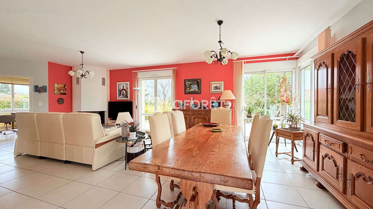 Maison à SAINTE-MENEHOULD