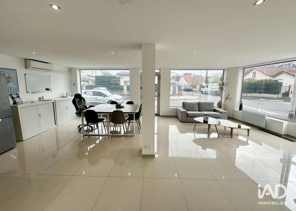 Photo 3 - Commerce à VIRY-CHATILLON