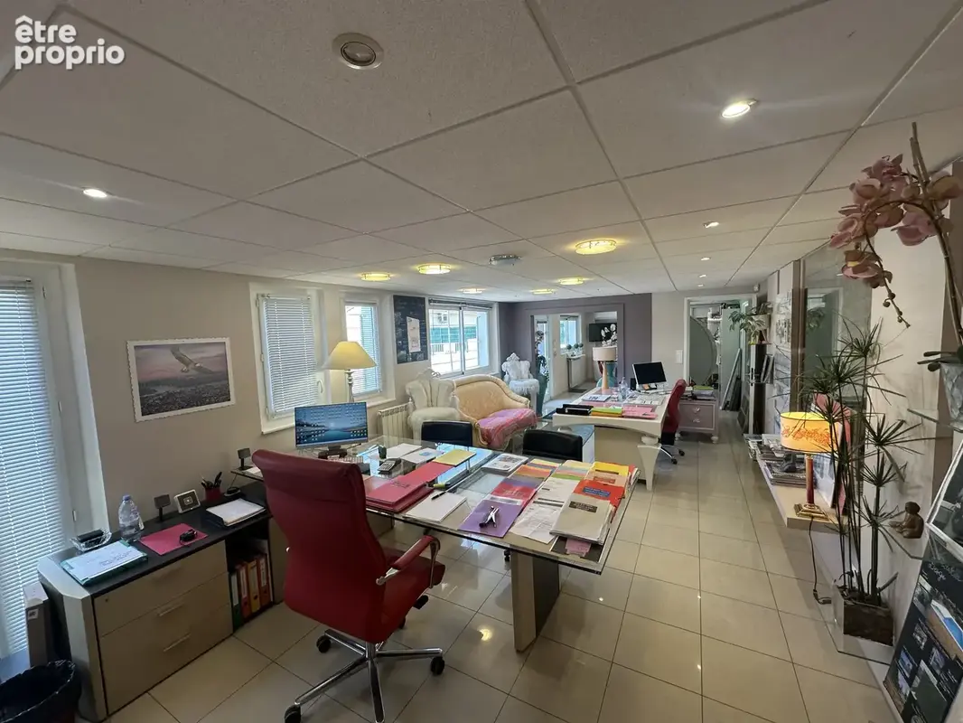 Bureaux 76 m2 à Puget sur Argens - photo 2