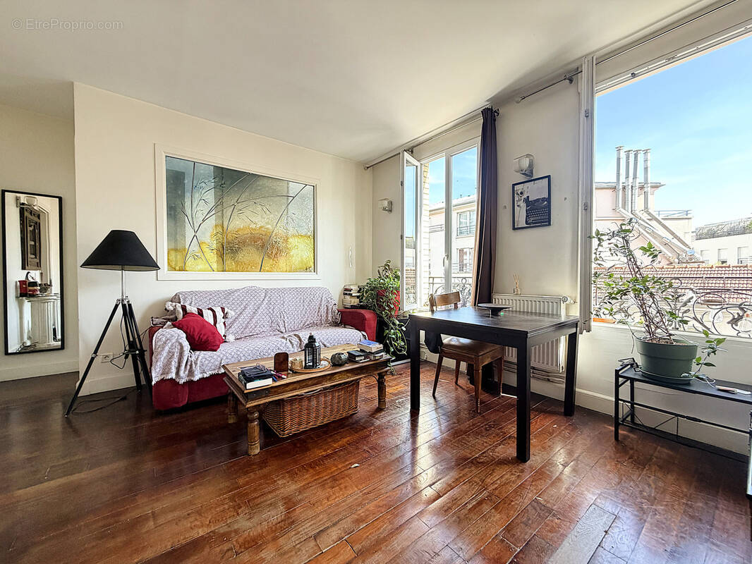 Appartement à LES LILAS