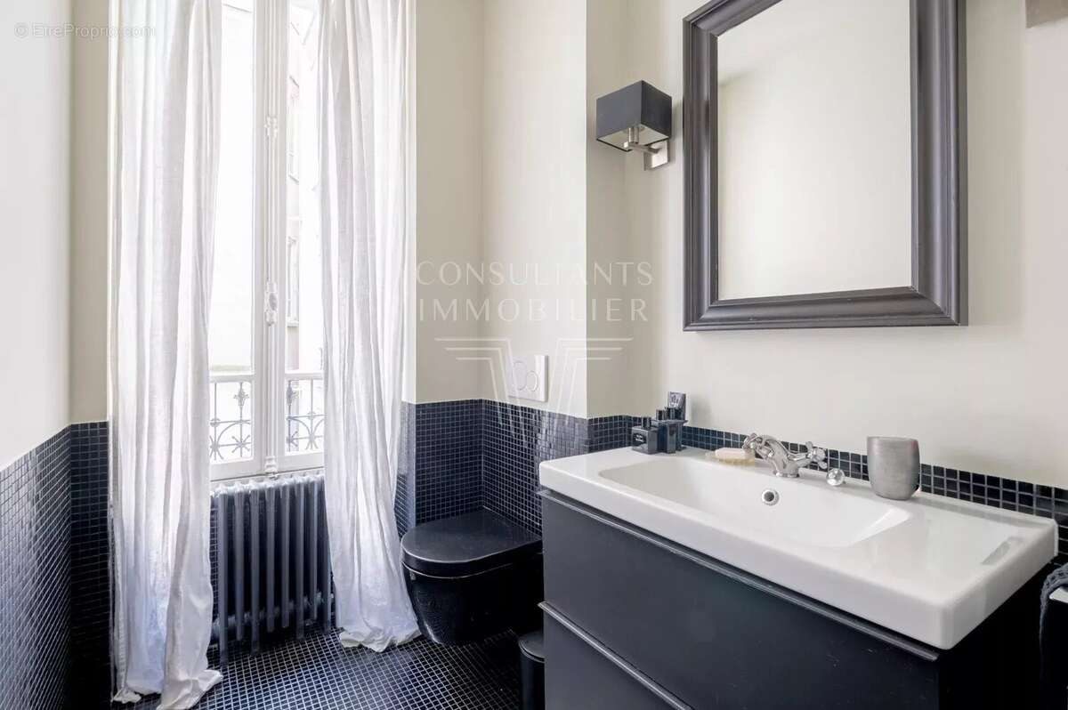 Appartement à PARIS-17E