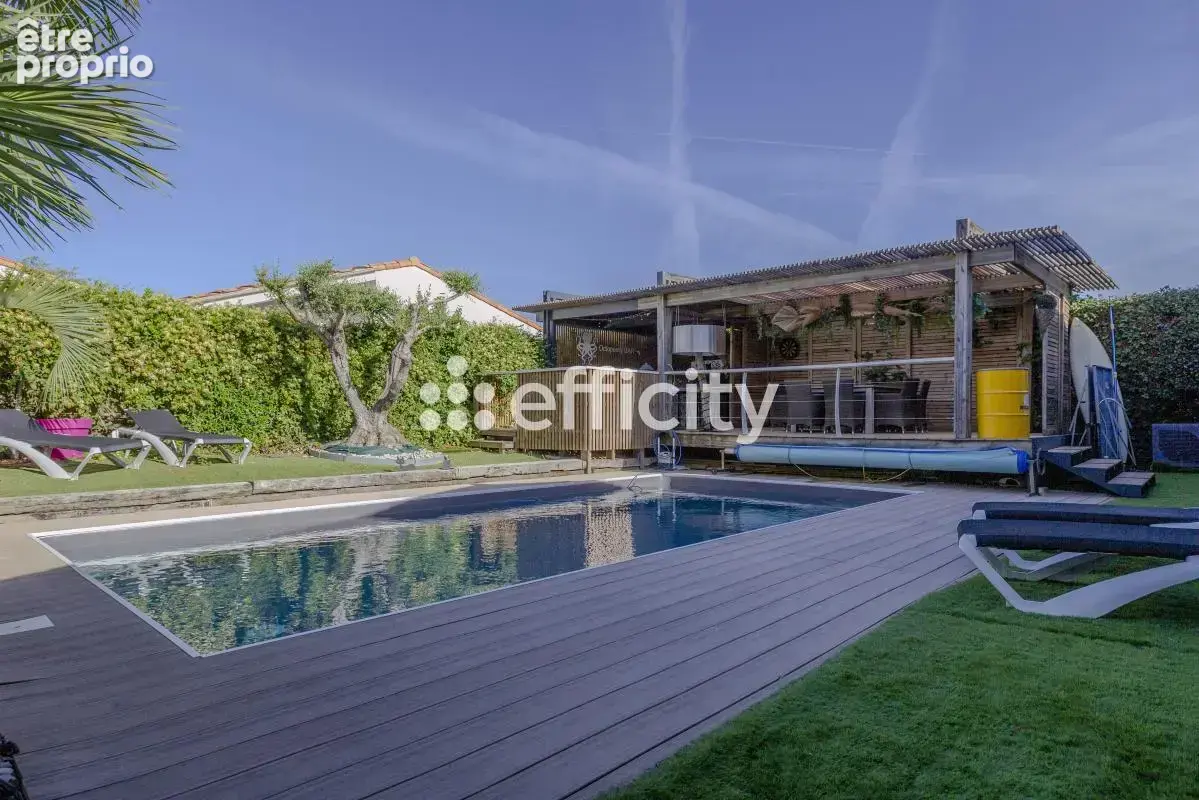 Maison 130 m² à Saint-Xandre  - photo 4