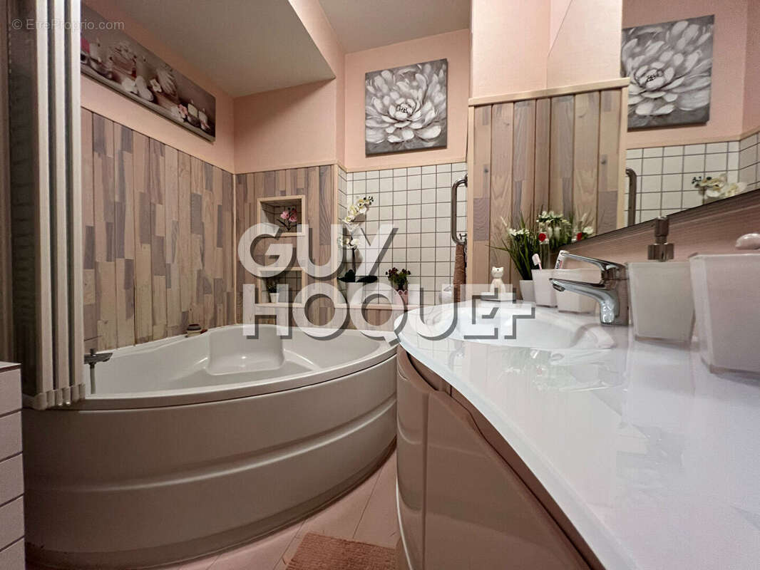 Appartement à MONTCEAU-LES-MINES