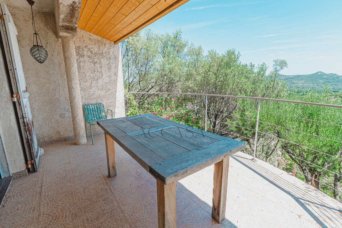 Maison vue mer à Lecci sur terrain de 1100 m2 au calme sans vis-à-vis - photo 9