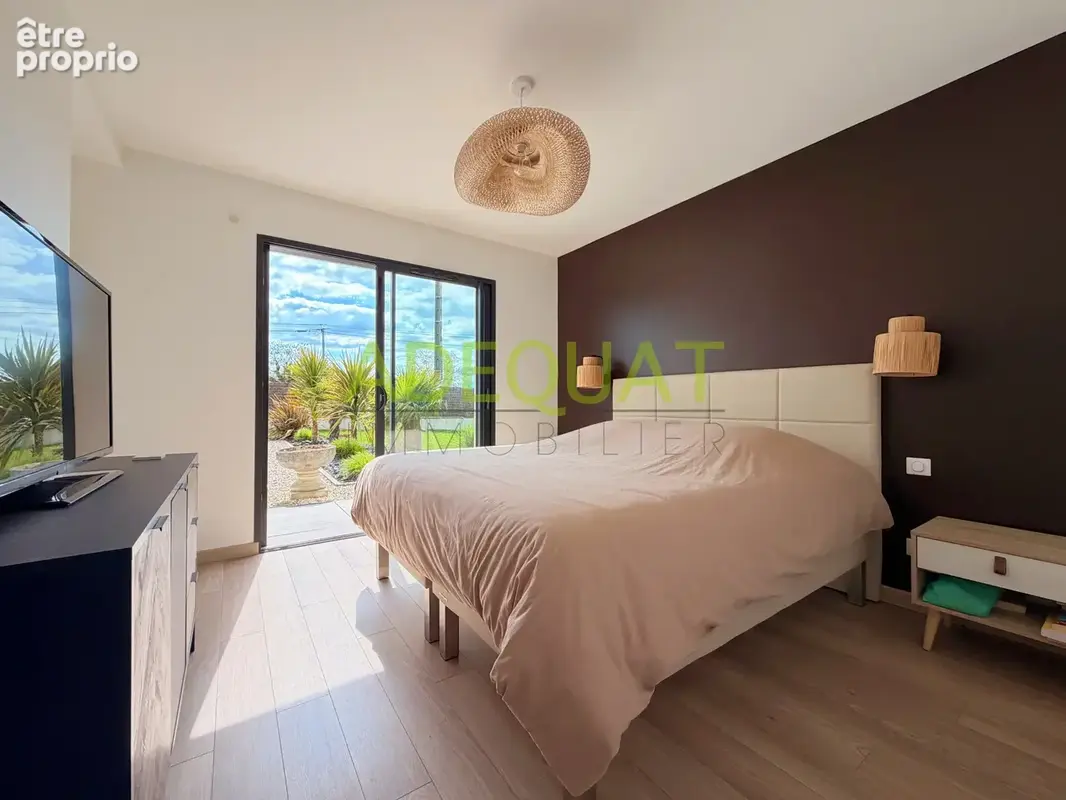 SAINT SAVIN secteur 'DEMPTEZIEU', maison individuelle avec garage + terrain de 1215m2 + piscine + pool house.. - photo 11