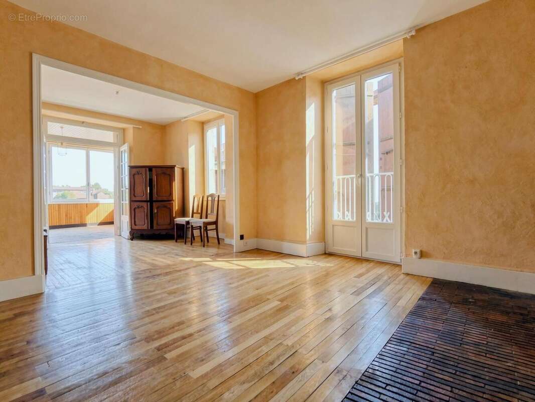   - Appartement à AUBENAS