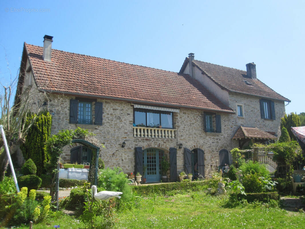 Maison à SAINT-YRIEIX-LA-PERCHE