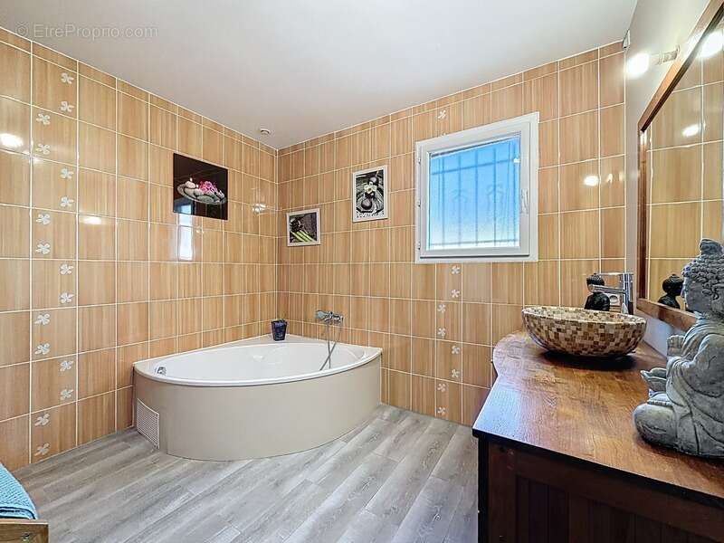 Maison à USCLAS-DU-BOSC