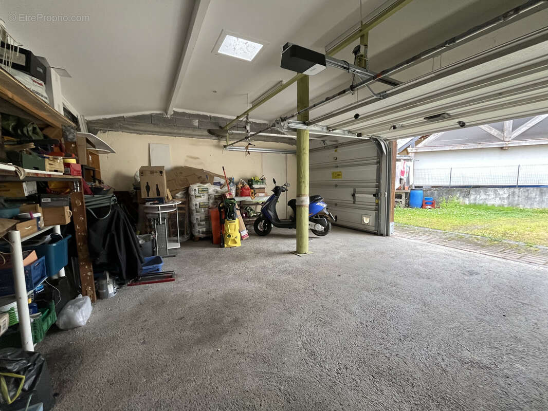 Maison à LAMARQUE-PONTACQ