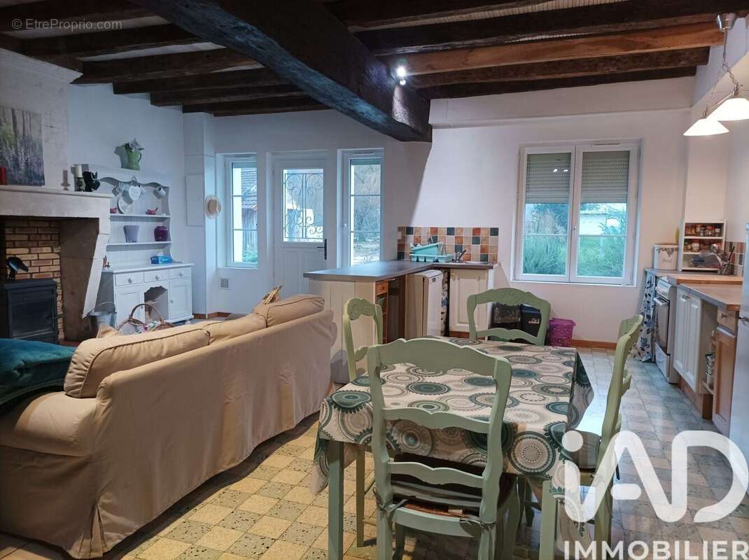 Photo 3 - Maison à CORME-ROYAL