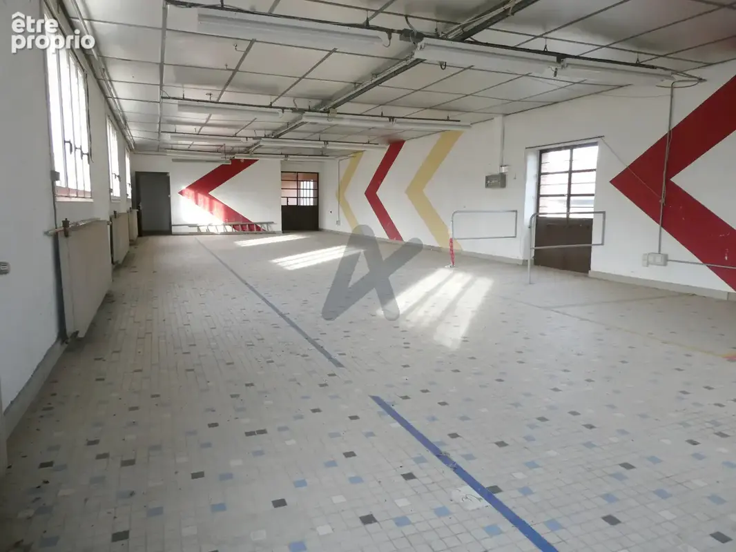Grande dépendance en pierre de plus de 400 m2 avec 2800 m2 de terrain - photo 3