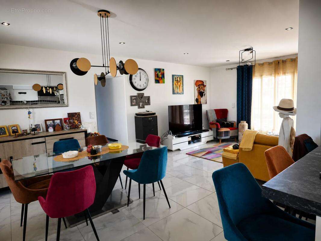 Maison de 6 pièces de 165 m² à La Truchère - photo 2
