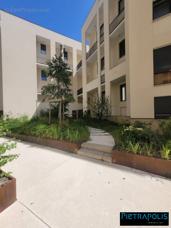Appartement 82 m² à Rillieux-La-Pape  - photo 6