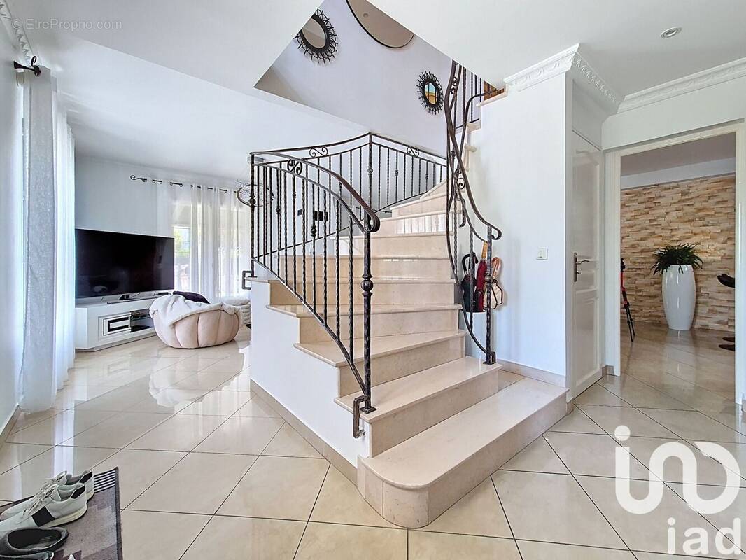 Photo 1 - Maison à VIGNEUX-SUR-SEINE