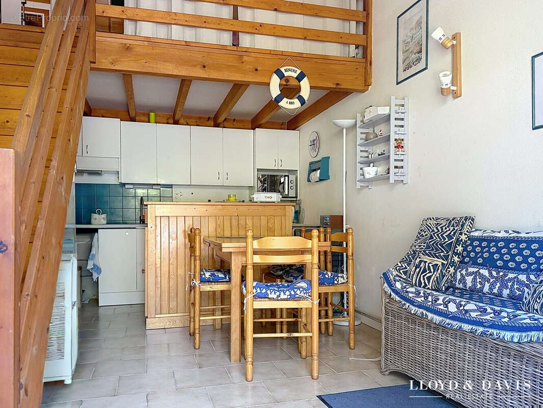 Maison 40 m² à Saint-Georges-De-Didonne  - photo 2