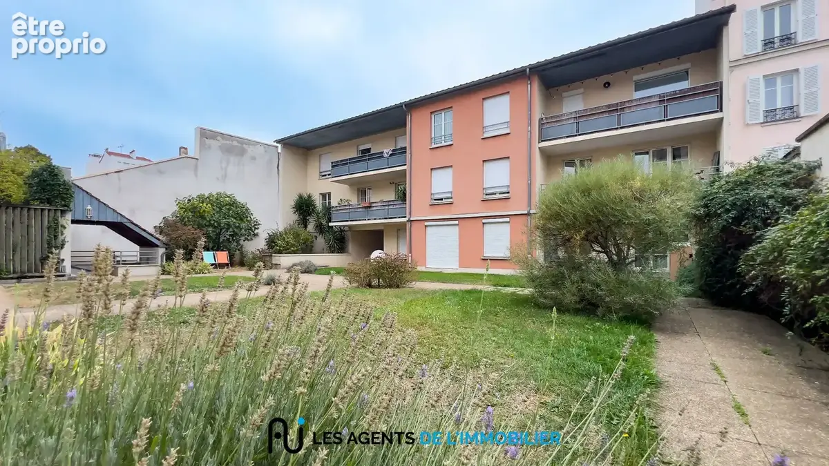 NANTERRE CENTRE-VILLE - Spacieux 3 pièces de 84 m² en hypercentre - photo 13
